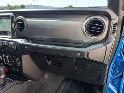 Used 2021 Jeep Gladiator Sport AWD/4WD image 29