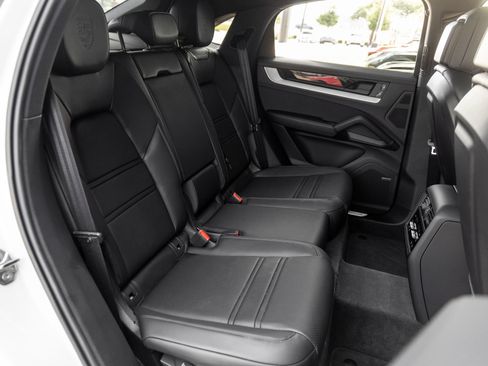 Certified 2025 Porsche Cayenne S AWD/4WD image 41