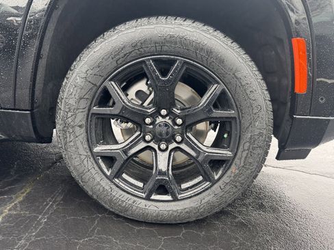 New 2025 Jeep Wagoneer Series II w/ Convenience Group I image 12