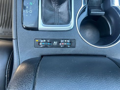 Used 2019 Toyota Highlander Limited Platinum AWD/4WD image 27