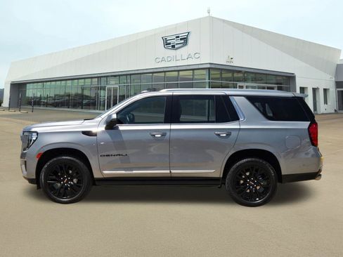 Used 2023 GMC Yukon Denali w/ Denali Reserve Package AWD/4WD image 3