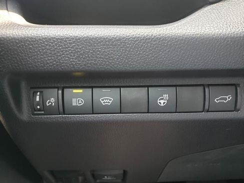 Used 2025 Toyota RAV4 XLE Premium AWD/4WD image 31
