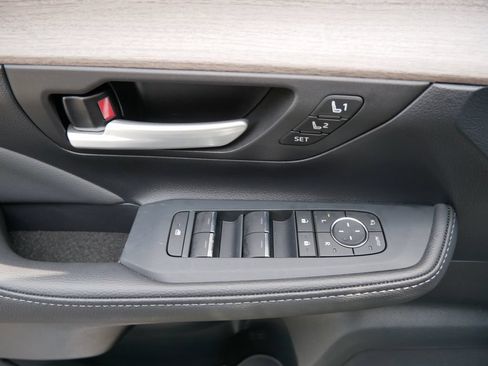 Certified 2026 Toyota Grand Highlander AWD image 16
