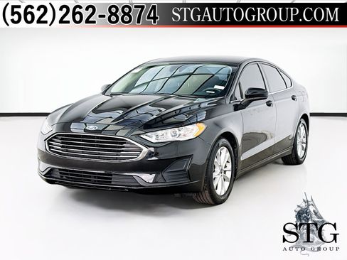 Used 2019 Ford Fusion SE FWD image 1