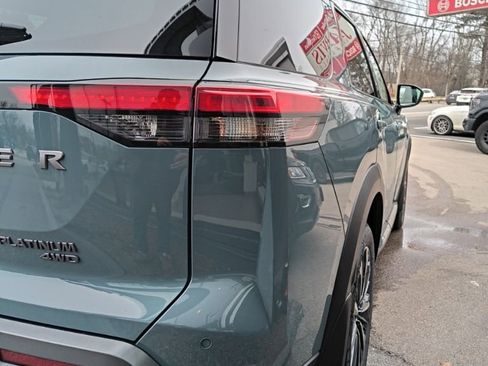 New 2026 Nissan Pathfinder Platinum image 2