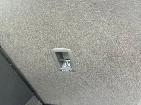 Certified 2025 Volkswagen Tiguan S FWD image 40