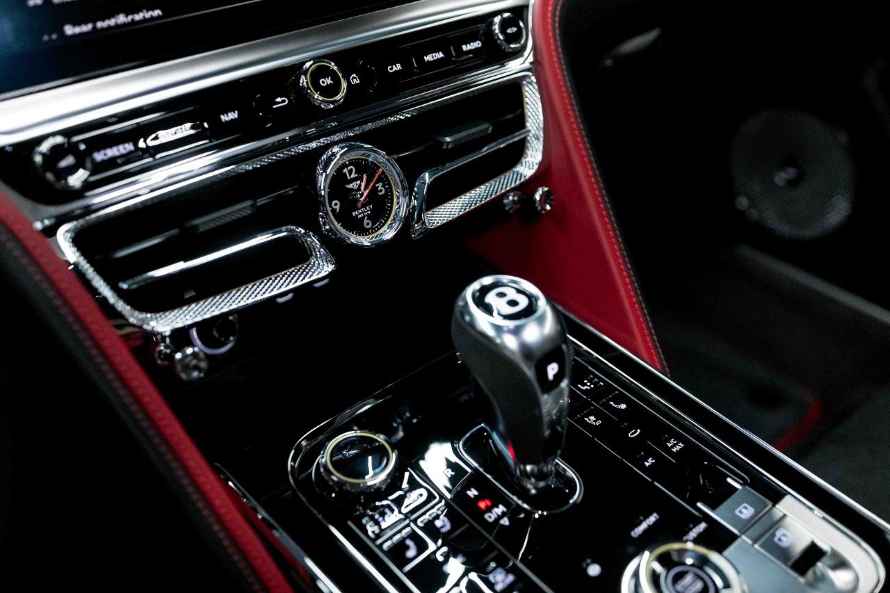 Used 2025 Bentley Flying Spur Plug-In Hybrid AWD/4WD image 59