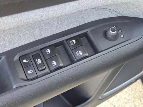 Used 2024 Jeep Compass Latitude AWD/4WD image 19