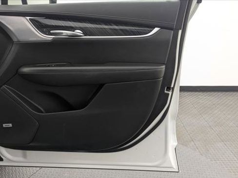 Used 2023 Cadillac XT6 Premium Luxury image 19