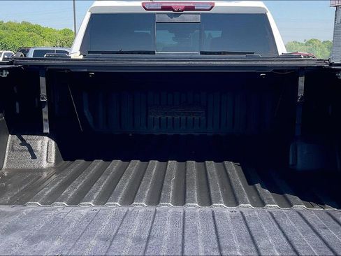 Used 2023 Chevrolet Silverado 1500 High Country w/ High Country Premium Package AWD/4WD image 9