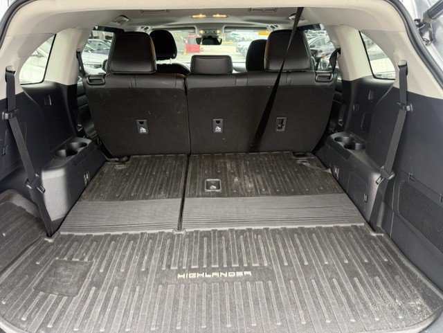 Used 2020 Toyota Highlander XLE AWD/4WD image 5