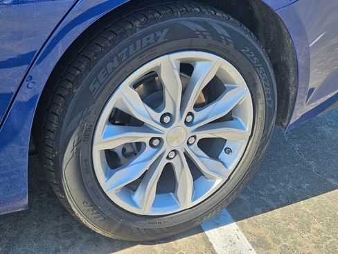 Used 2023 Chevrolet Malibu LT image 16