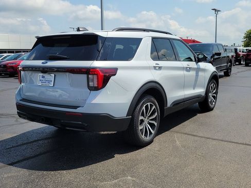 New 2026 Ford Explorer ST-Line AWD/4WD image 4