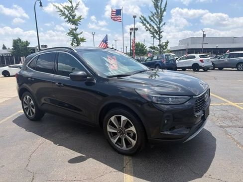 Used 2025 Ford Escape Platinum AWD/4WD image 4