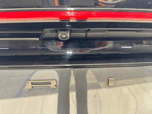 Used 2025 Toyota Prius LE FWD image 25