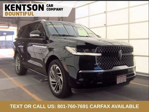 Used 2025 Lincoln Navigator Reserve AWD/4WD image 3