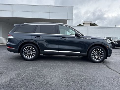 Used 2023 Lincoln Aviator Reserve w/ Elements Package Plus AWD/4WD image 2