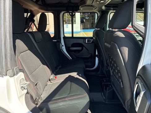 Used 2018 Jeep Wrangler Unlimited Rubicon AWD/4WD image 26