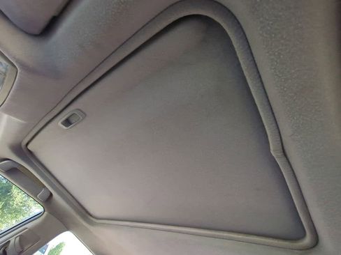 Used 2010 Toyota Camry FWD image 19