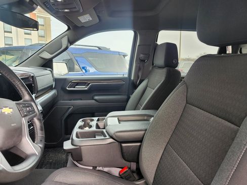 Used 2025 Chevrolet Silverado 1500 LT image 18