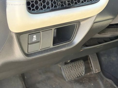 Used 2024 Honda HR-V LX image 7