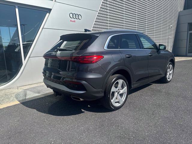 Used 2025 Audi Q5 Premium Plus w/ Premium Plus AWD/4WD image 3