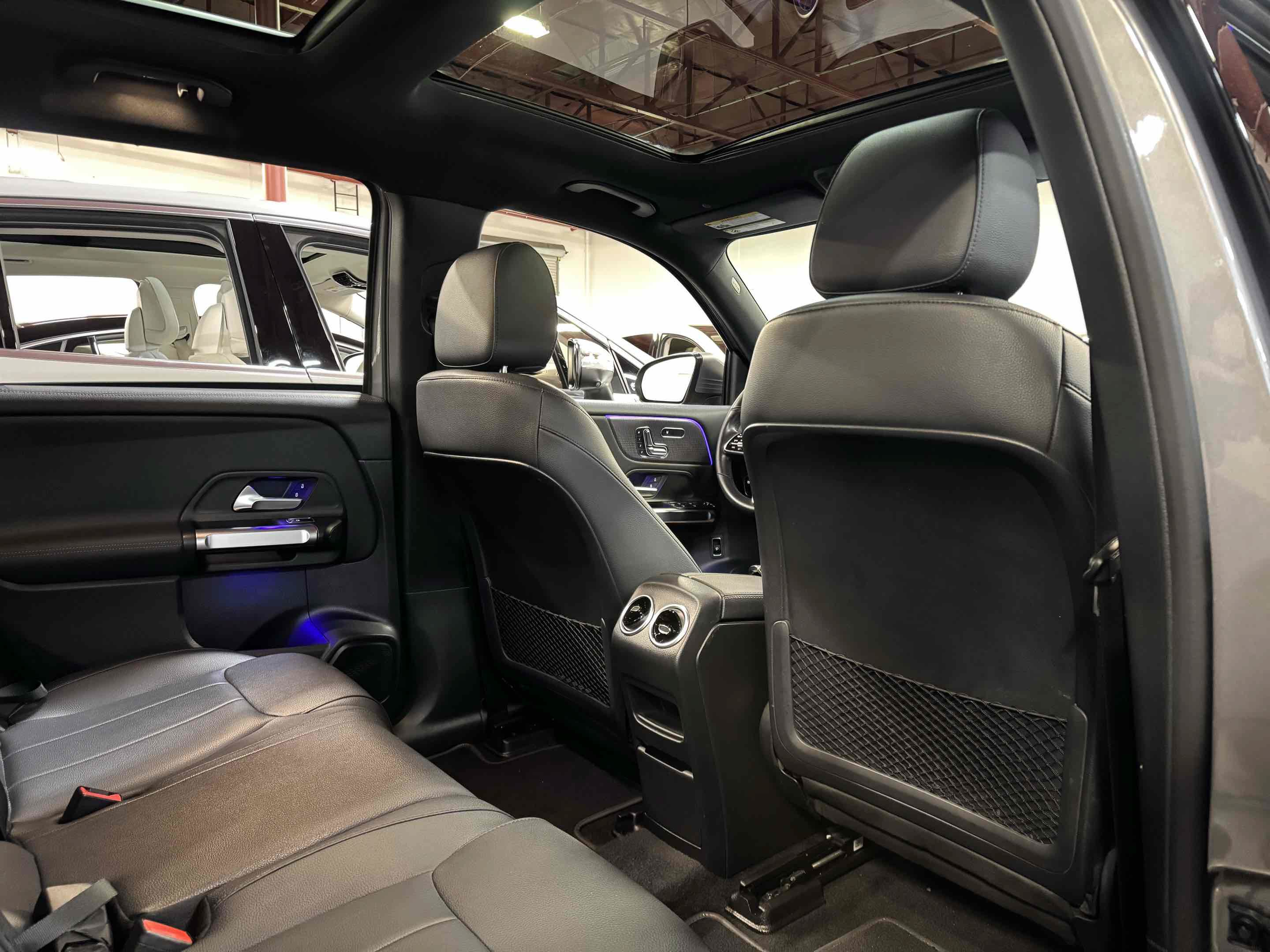 Used 2023 Mercedes-Benz EQB 300 4MATIC image 8