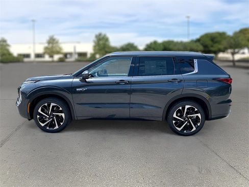 New 2025 Mitsubishi Outlander SEL image 4