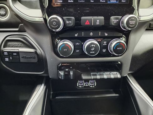 Used 2022 RAM 2500 Big Horn w/ Level C Equiment Group image 15