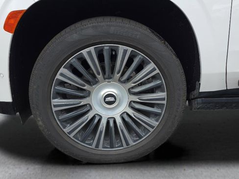 Certified 2022 Cadillac Escalade Sport w/ Touring Package image 17