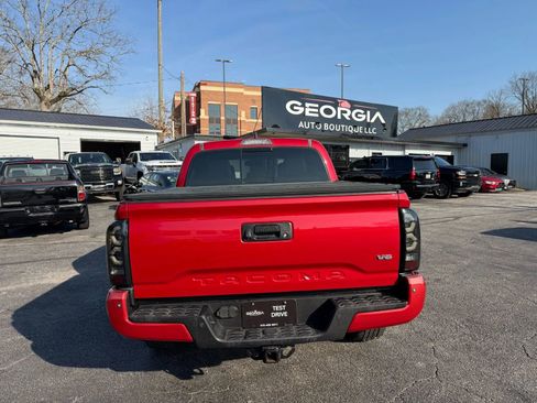 Used 2017 Toyota Tacoma Limited w/ Tow Package image 9