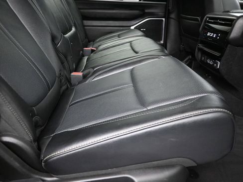 Used 2024 Jeep Wagoneer L Series II w/ Flexible Seating Group AWD/4WD image 23