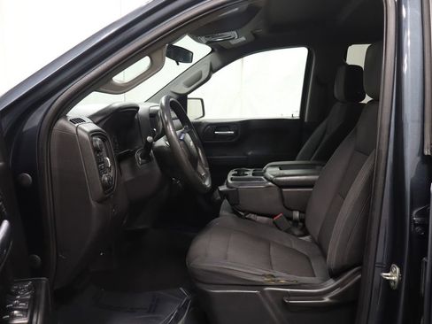 Used 2020 Chevrolet Silverado 1500 Custom w/ Custom Value Package image 11