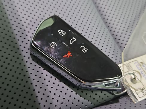 New 2025 Volkswagen Tiguan SE image 37