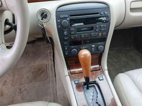 Used 2000 Cadillac Seville STS w/ Convenience Pkg image 15