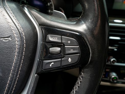 Used 2019 BMW 540i w/ Premium Package image 26