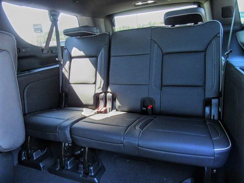 New 2026 Chevrolet Suburban Premier image 19