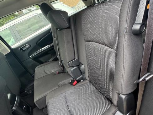 Used 2016 Dodge Journey SE w/ Flexible Seating Group image 17