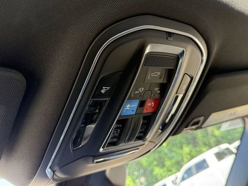 New 2025 Jeep Grand Cherokee L Altitude RWD image 28