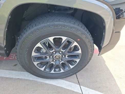 Used 2022 Toyota Tundra Limited image 10