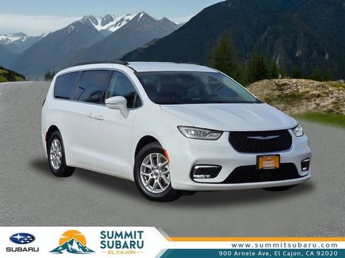 Used 2022 Chrysler Pacifica Touring-L FWD image 1
