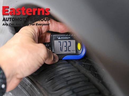 Used 2024 Nissan Rogue S AWD/4WD image 30