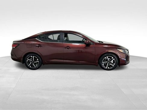Used 2024 Nissan Sentra SV FWD image 2