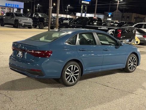 New 2026 Volkswagen Jetta SE image 4