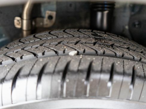 Certified 2025 Kia Niro EX image 30