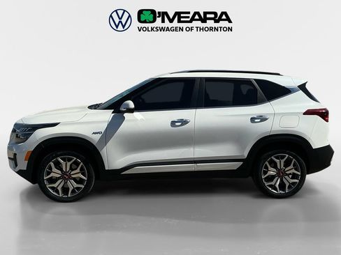 Used 2021 Kia Seltos SX w/ SX Sunroof Package AWD/4WD image 2