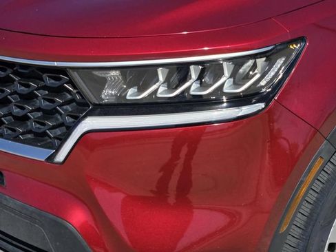 Used 2022 Kia Sorento LX AWD/4WD image 11
