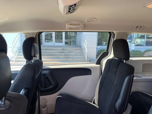 Used 2013 Dodge Grand Caravan SE FWD image 10