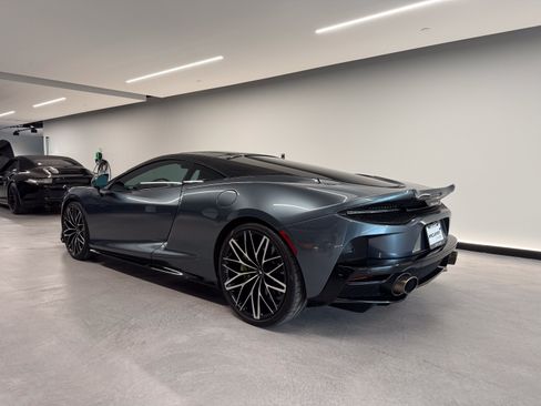 Used 2023 McLaren GT RWD image 3