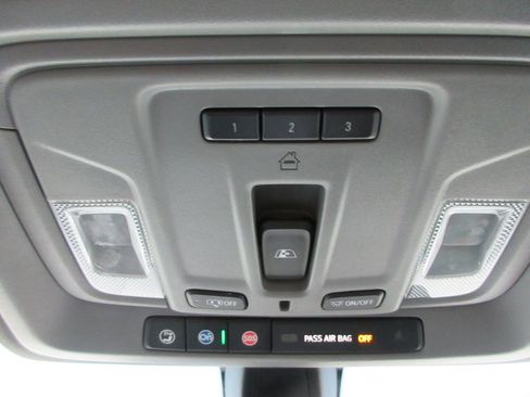 Certified 2021 Chevrolet Silverado 1500 LT Trail Boss w/ Convenience Package II AWD/4WD image 37